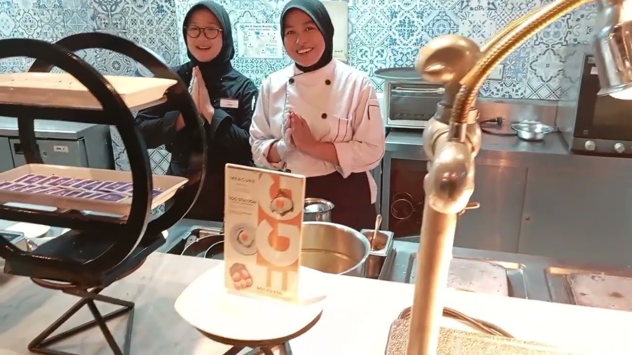 Kamar baru dan breakfast di hotel Mercure surabaya grand mirama
