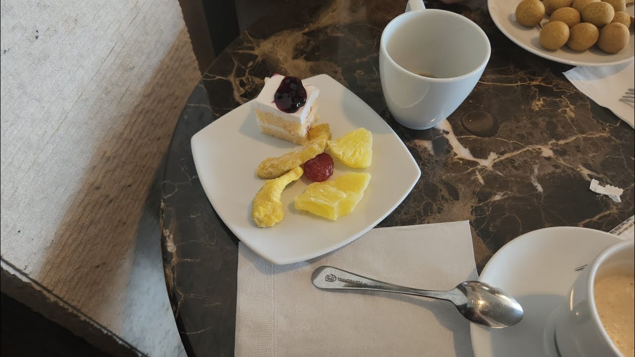 Вкусное выселение из отеля Dusit Thani Паттайя ☕️ 🍰 🌴