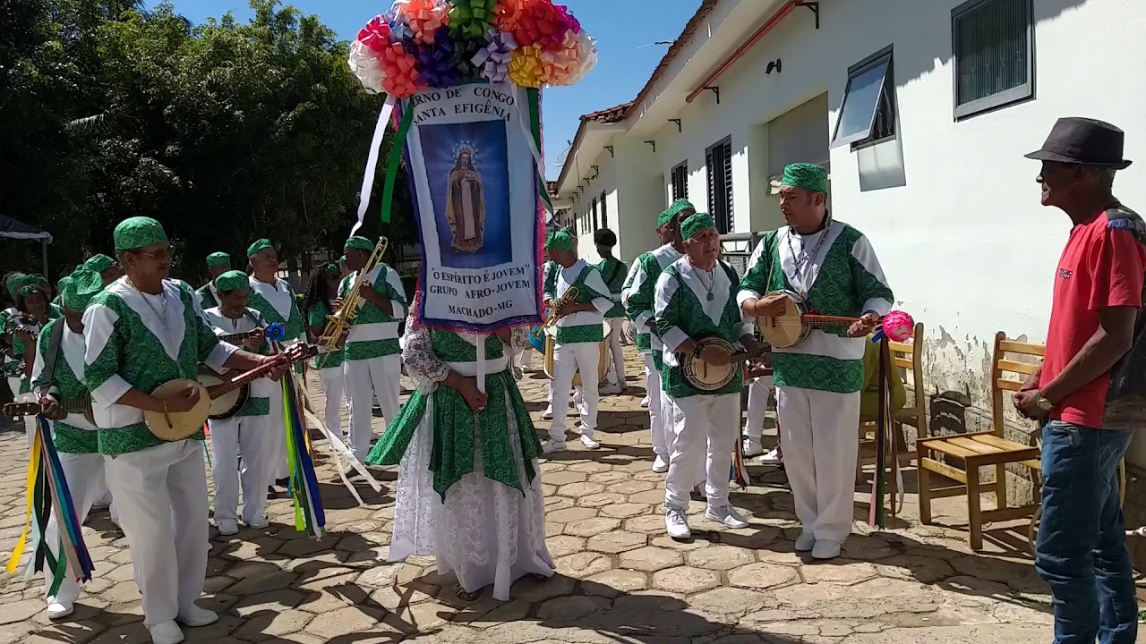 Grupo afro jovem sempre unido.na fé.