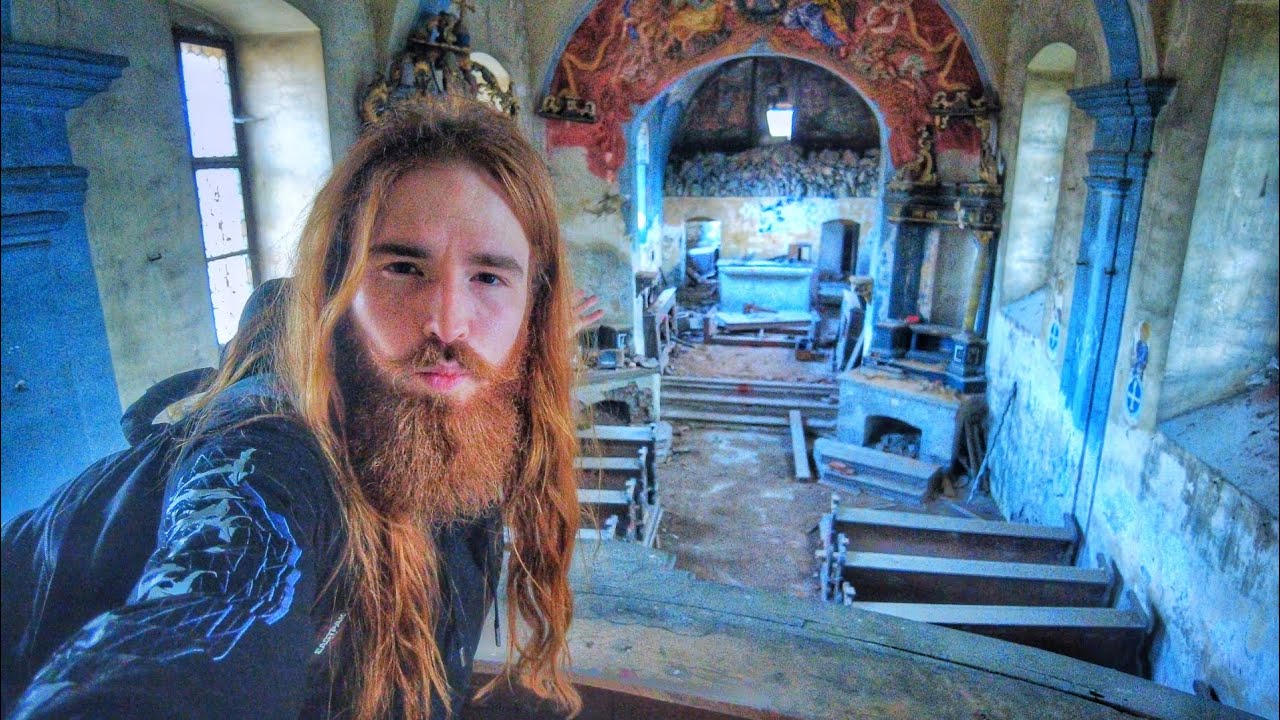VERLASSENE KIRCHE ist komplett eingerichtet&hellip;😱GRUSELIGE Lost Place Erkundung & umzingelt vom Hund🇦🇹