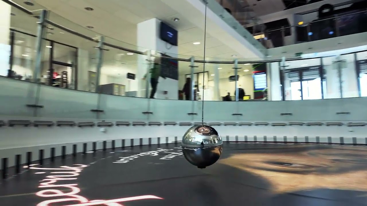 Najdłuższe stale działające wahadło Foucaulta w Polsce