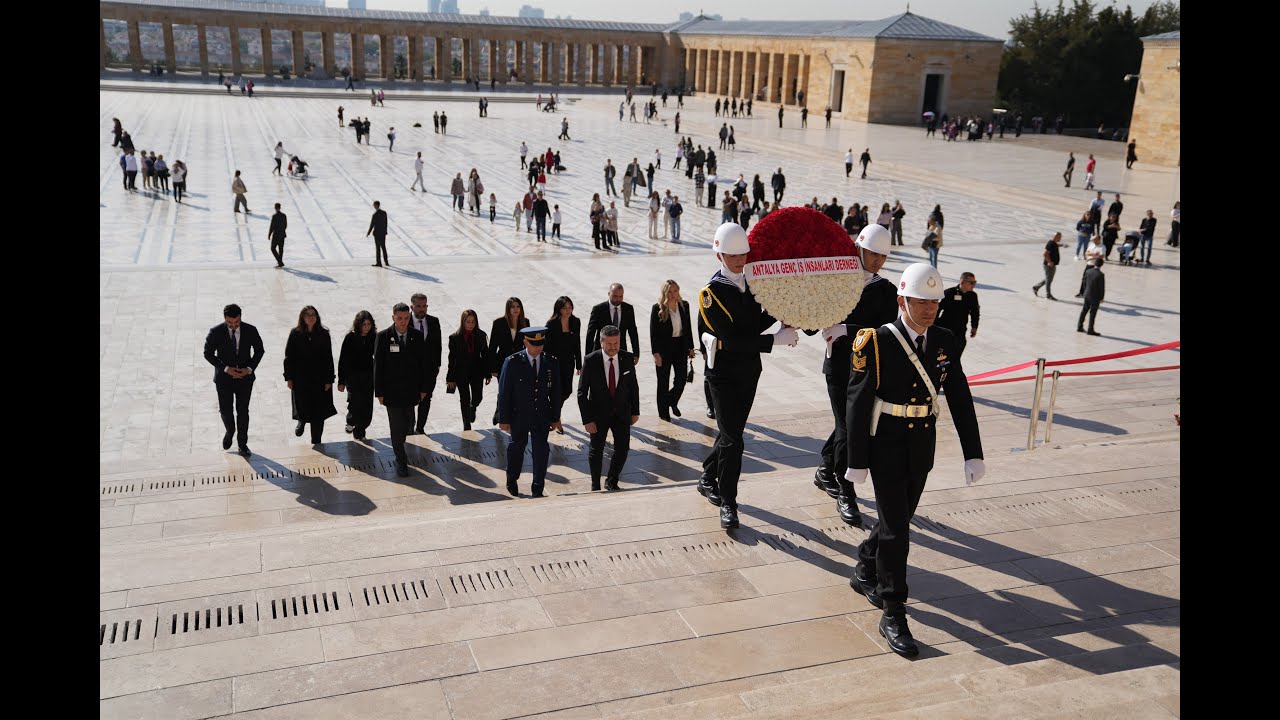 Cumhuriyetimizin Kurucusu Gazi Mustafa Kemal ATATÜRK’ün Huzurunda, ANITKABİR’deydik.