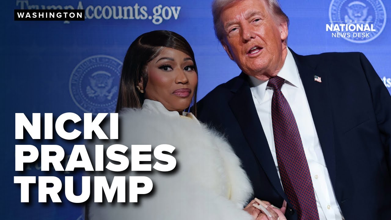 Nicki Minaj praises Donald Trump on stage