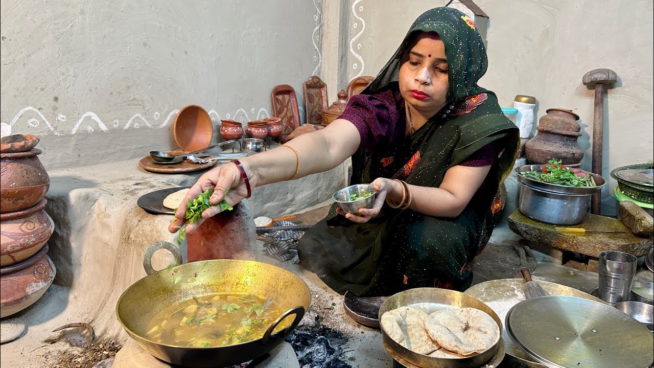 चूल्हे पर सब्जी रोटी चावल #villagefood #livecooking