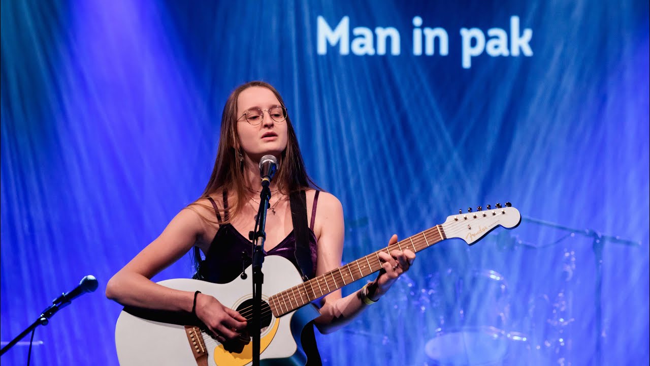 Man In Pak - Fera Mulders