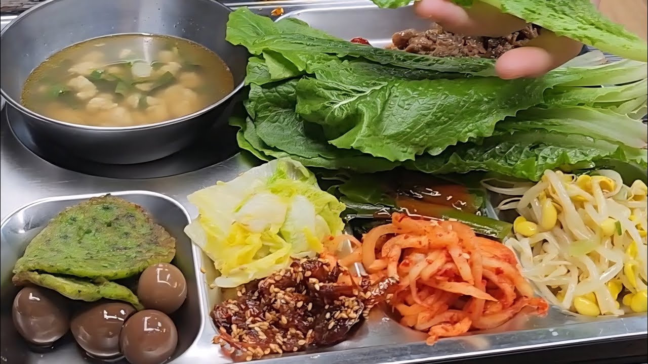 찐 단골만 아는 한식뷔페, 단골 부부의 식판
