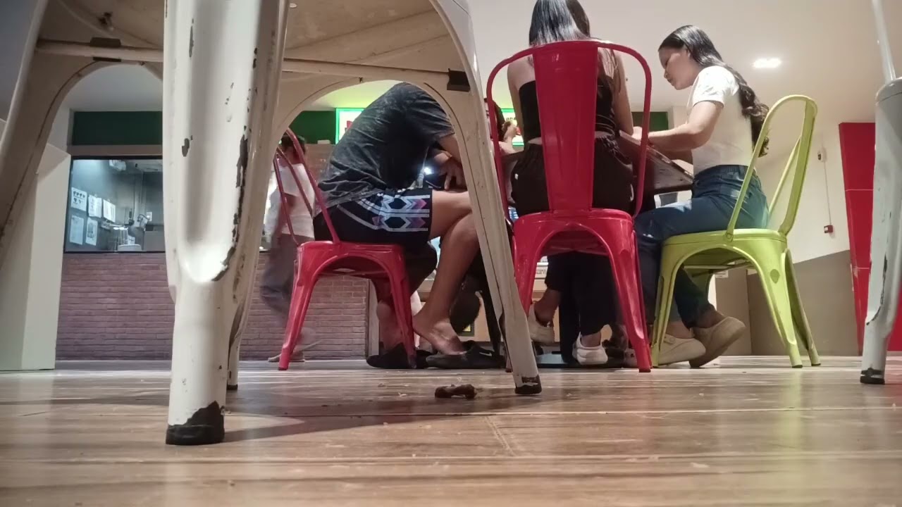 Black sandal #underthetable
