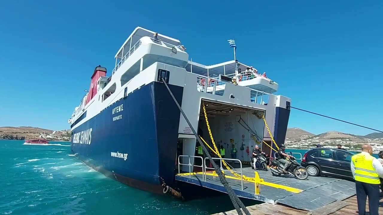 Πάρος: Άφιξη με την Άρτεμις (Hellenic Seaways) με αέρα!! // Paros: Arrival by ship Artemis!!