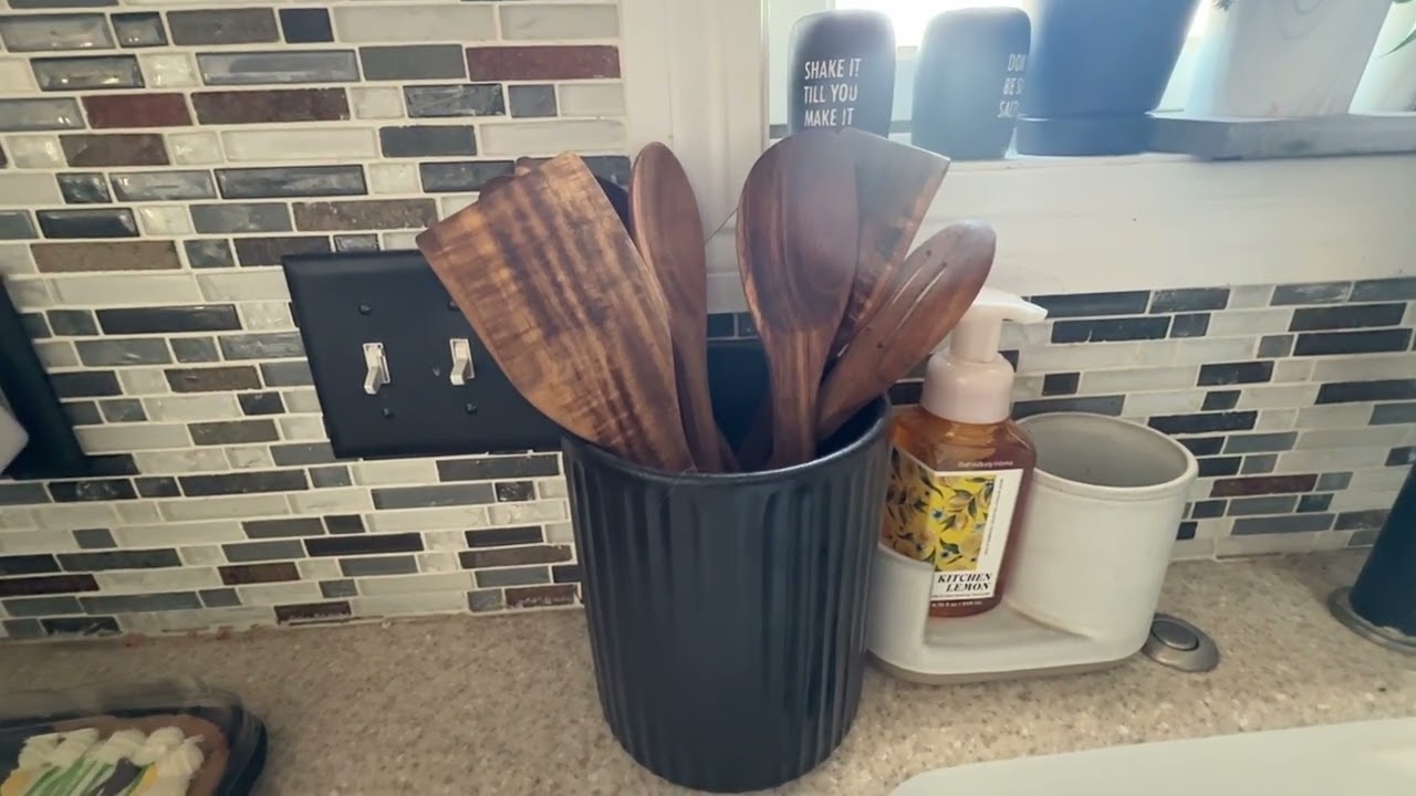 Wooden Cooking Utensils Spoons .Is it Worth it? Watch this First! #ad #amazoninfluencer