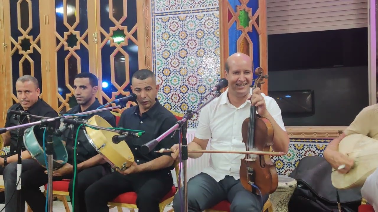 علي غاسين وزيينة أطلس والمجموعة يبدعون في أغنية كلاسيكية رائعة