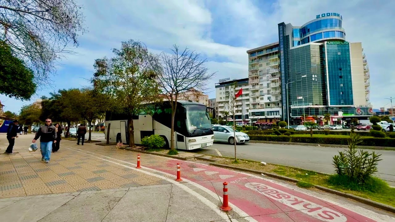 Шкодра Албания сейчас 2026 гуляет утром по всему городу Шкодер