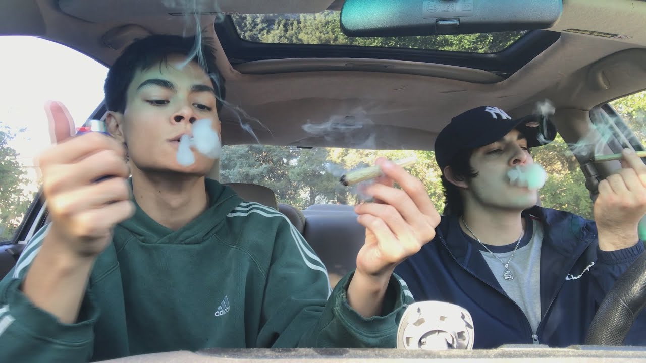 HOTBOX SESH W TWO JOINTS // STORY TIME 💨🔥