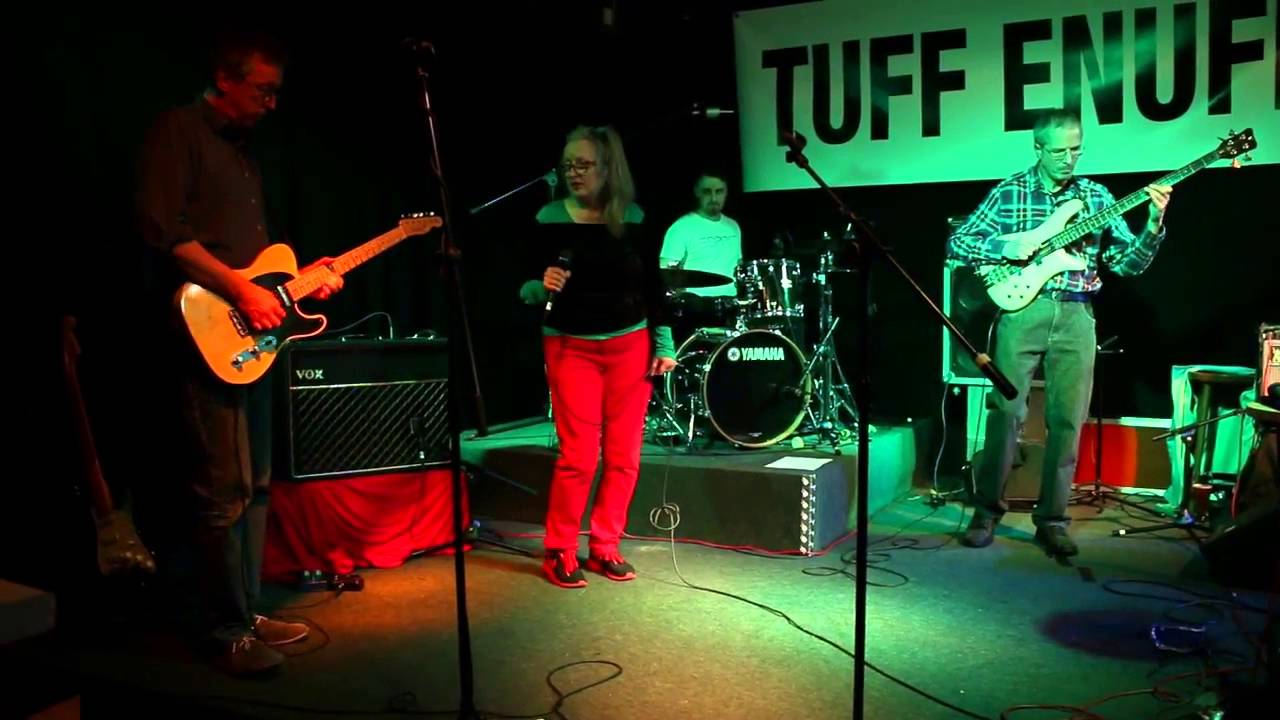 Tuff Enuff featuring Isolde Wawrin: Howling Wolf
