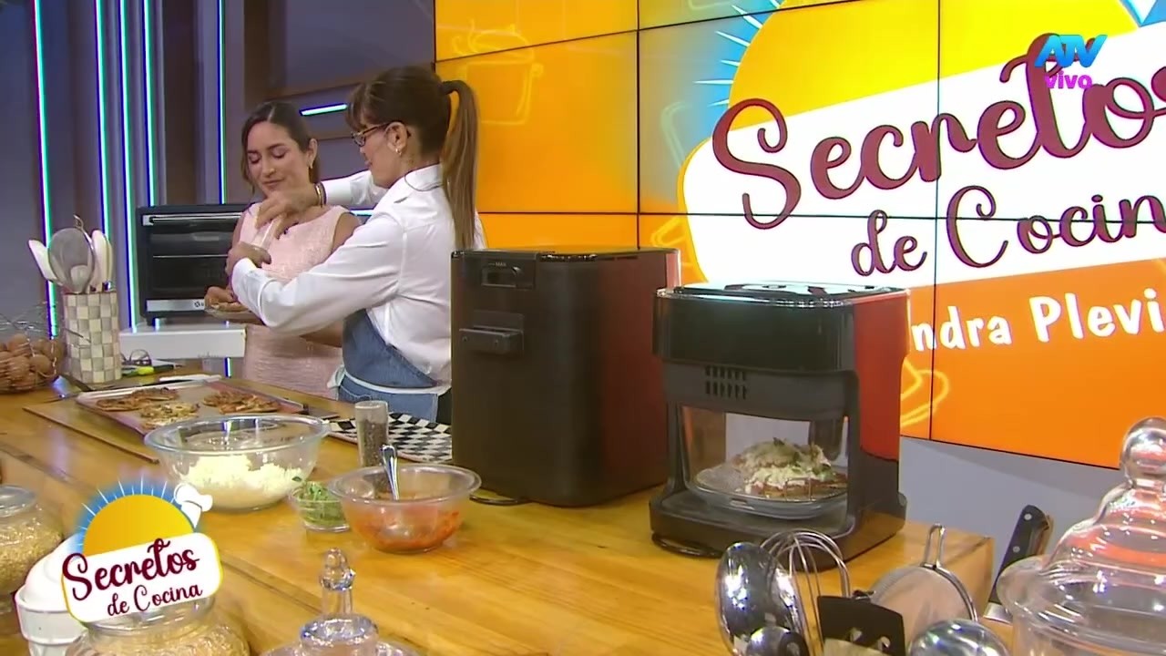 Sandra Plevisani te muestra cómo preparar unas pizzetas de tomate y mozzarella