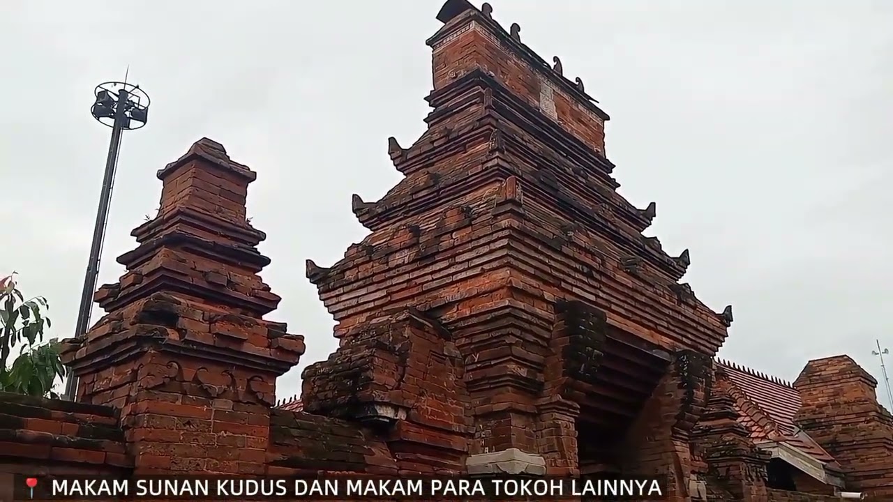 Tugas sekolah IPS ( Ilmu Pengetahuan Sosial ) Sekaligus ziarah makam sunan kudus. 🥰