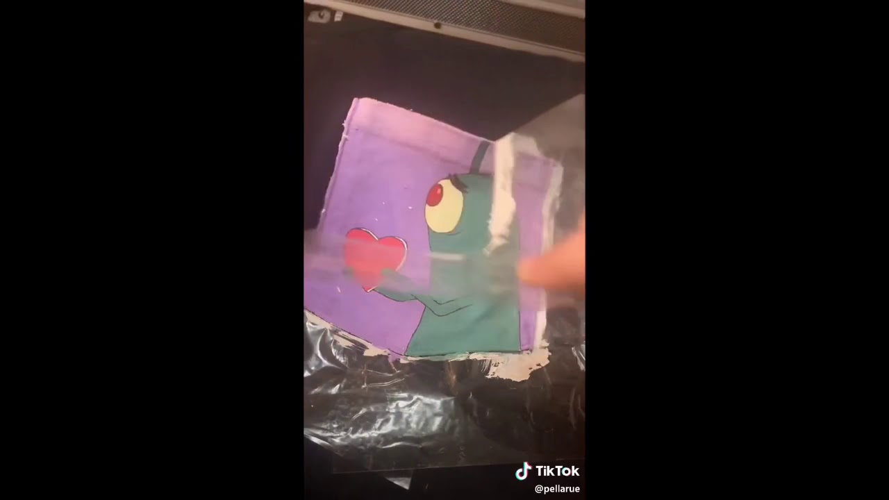 2 minutes straight of people painting on their clothes for TikTok clout