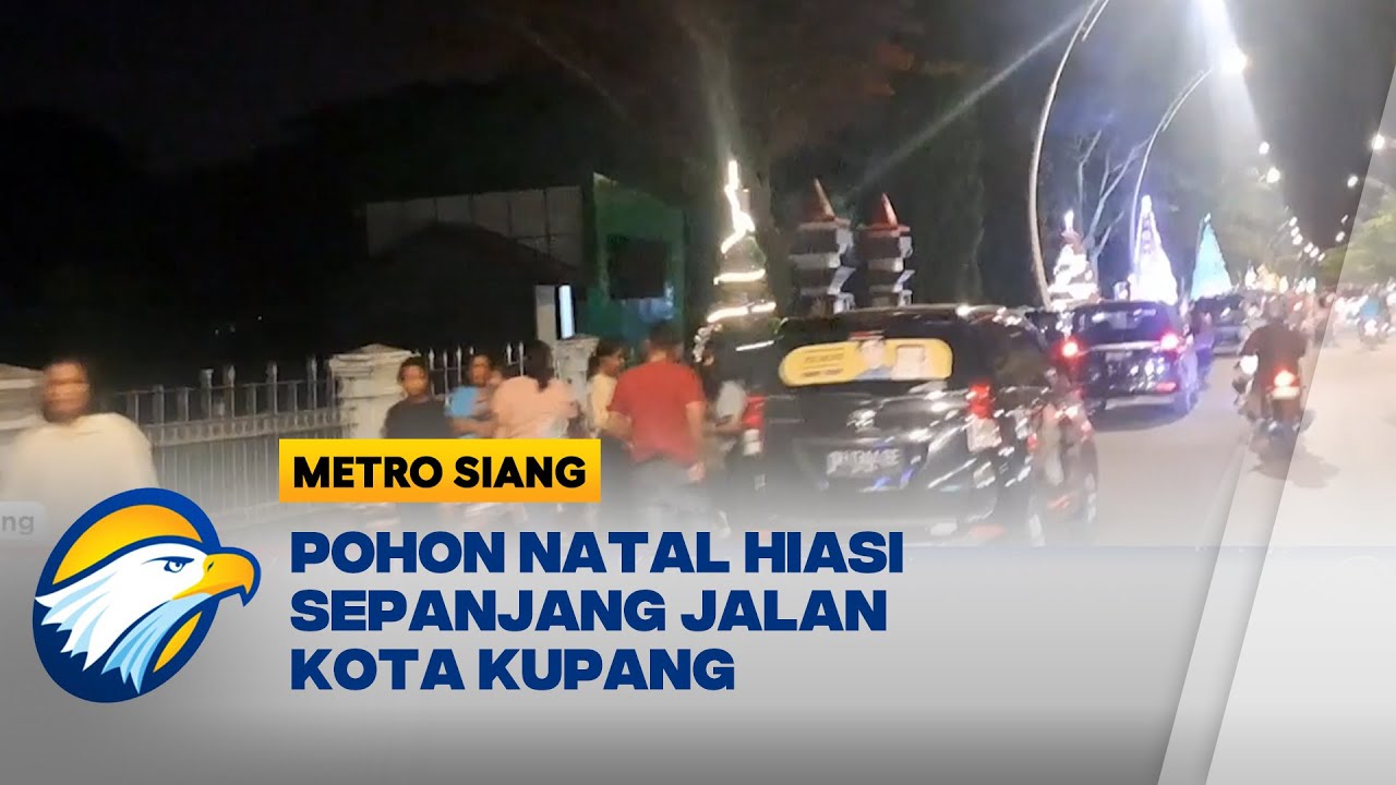 Pernak-pernik Pohon Natal Hiasi Sepanjang Jalan Kota Kupang