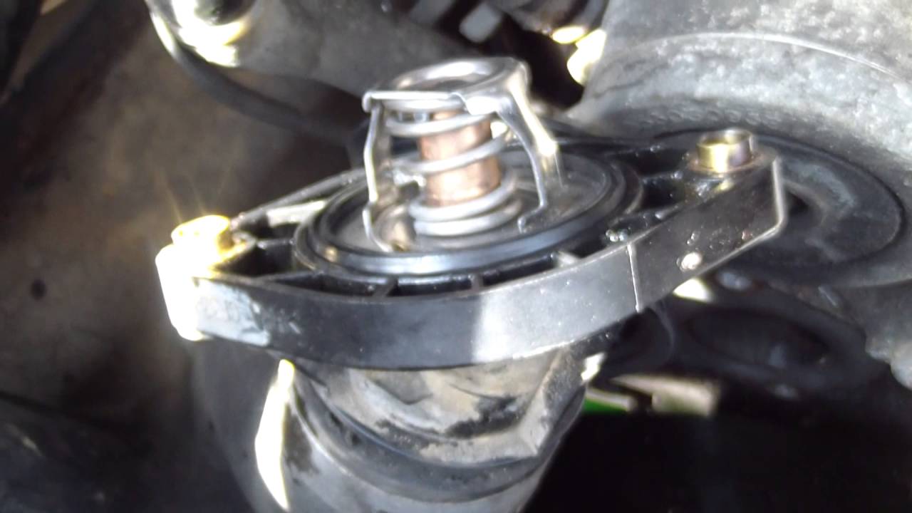 1997 - 2004 Dodge Dakota / Durango 4.7L Water Pump and Thermostat