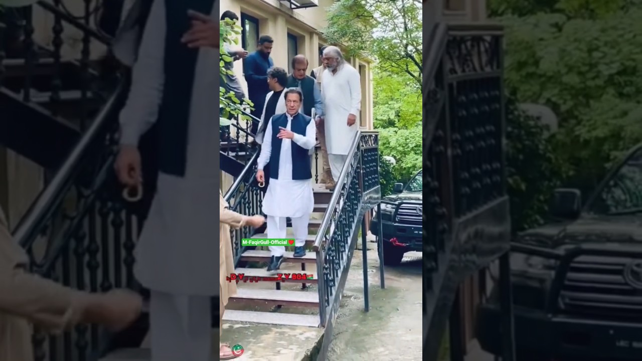 Dekho Imran Khan AYa ❤️💚 Imran Khan PTI ❤️ #imrankhan #pti #imrankhanpti #shorts #shortvideo #short