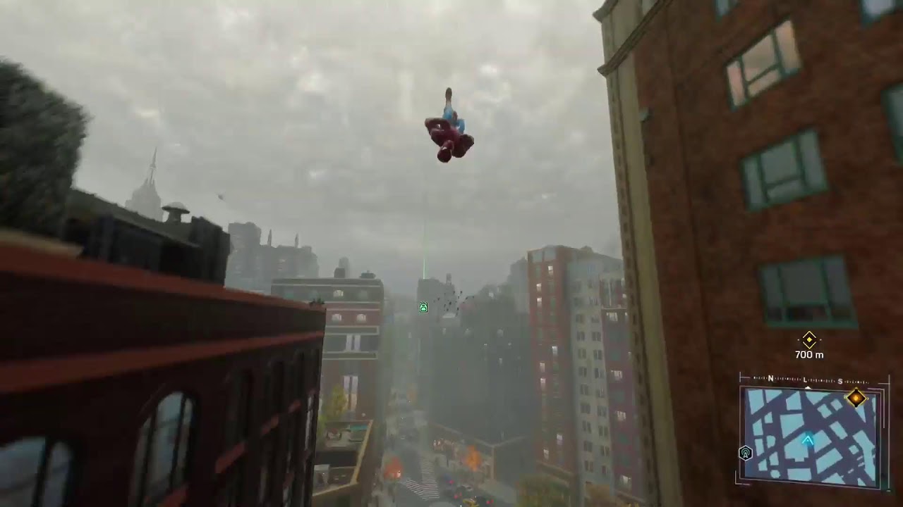 Homem aranha combatendo o crime