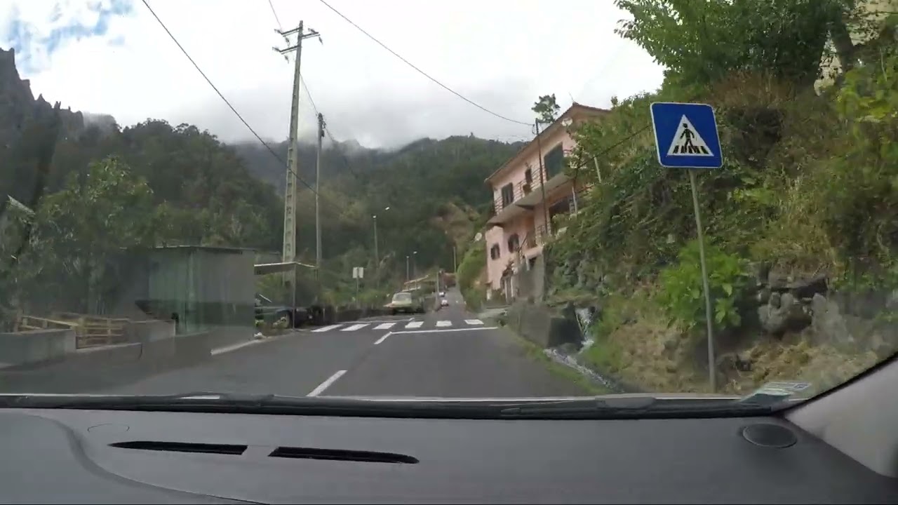Driving Madeira - Around in Curral das Freiras: The north-east part of the valley