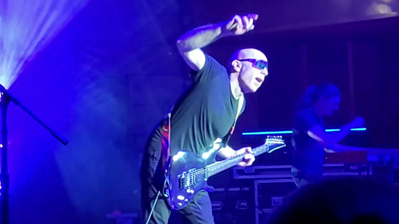 Joe Satriani - Flying in a blue dream - Live Teatro Dal Verme - Milano 24.04.2023
