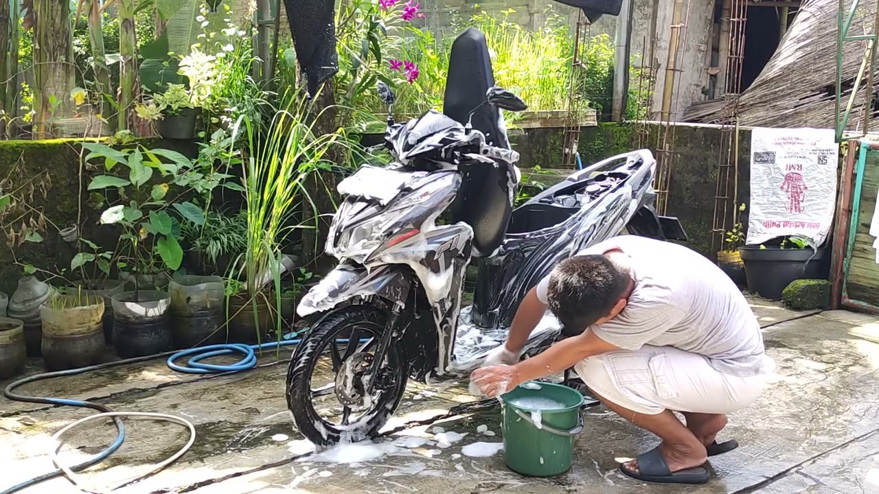 Cuci motor honda Vario lama#cucimotor #caracucimotor #automobile 