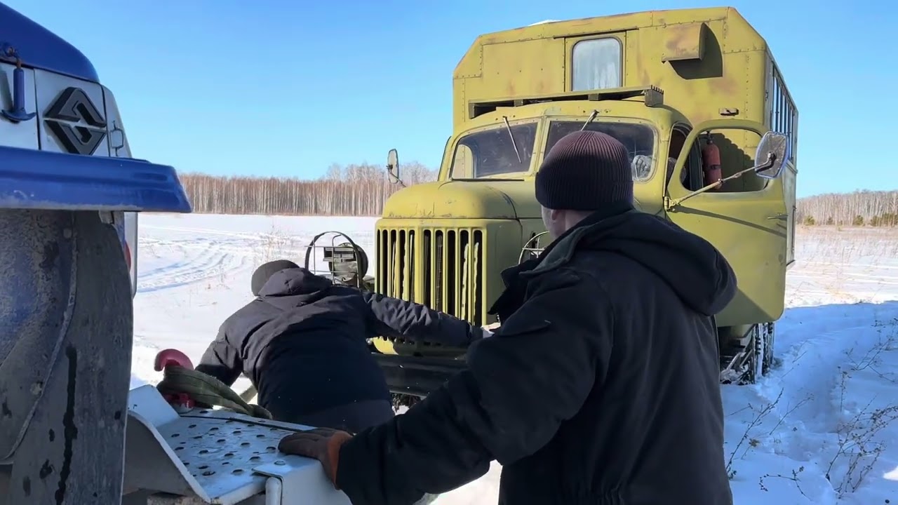 Tatra провалилась под лёд. Чтобы вытащить её, мы использовали лебедку на «Урале» 6х6 и ЗИЛ-157.
