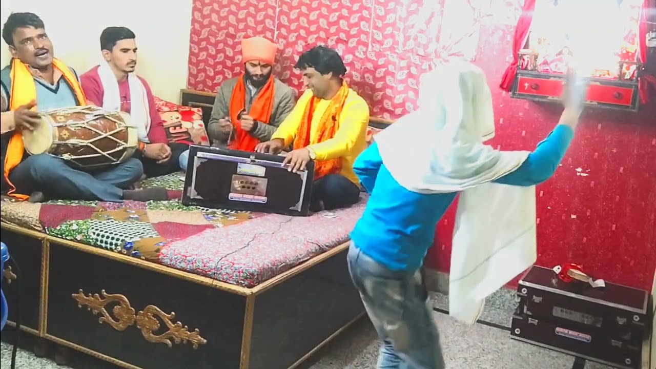 तेरी बजती बसुरिया देखकर दौड़ी चली आई मोहना बहुत सुंदर भजन एक बार जरूर देखें