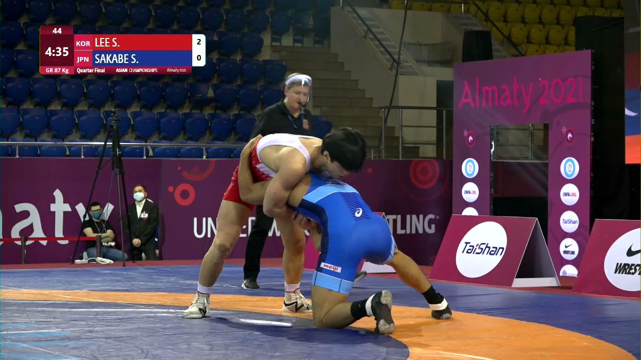 1/4 GR - 87 kg: S. LEE (KOR) v. S. SAKABE (JPN)