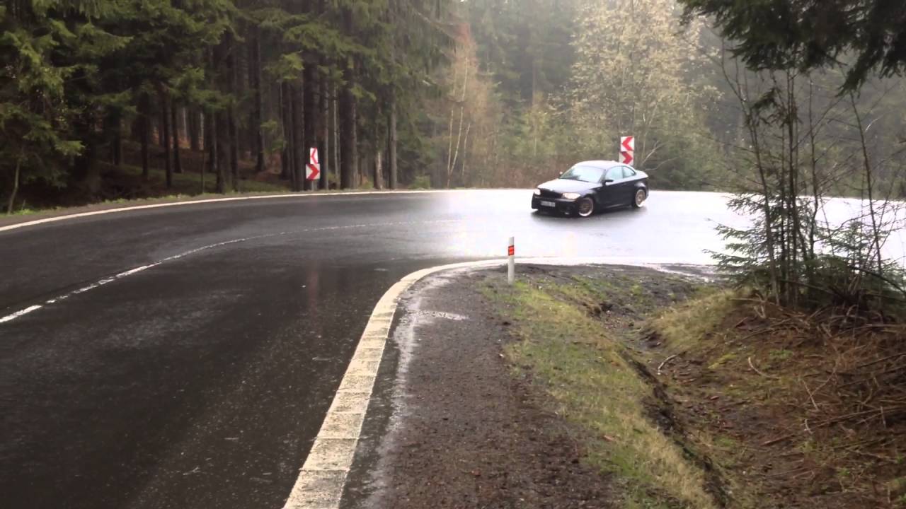 BMW e82 128i drift