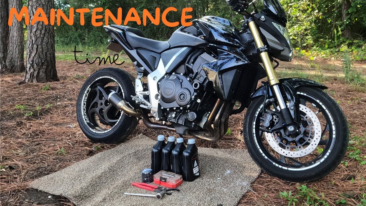 CB1000R: How To Chage The Oil + COLD START (LOUD)!