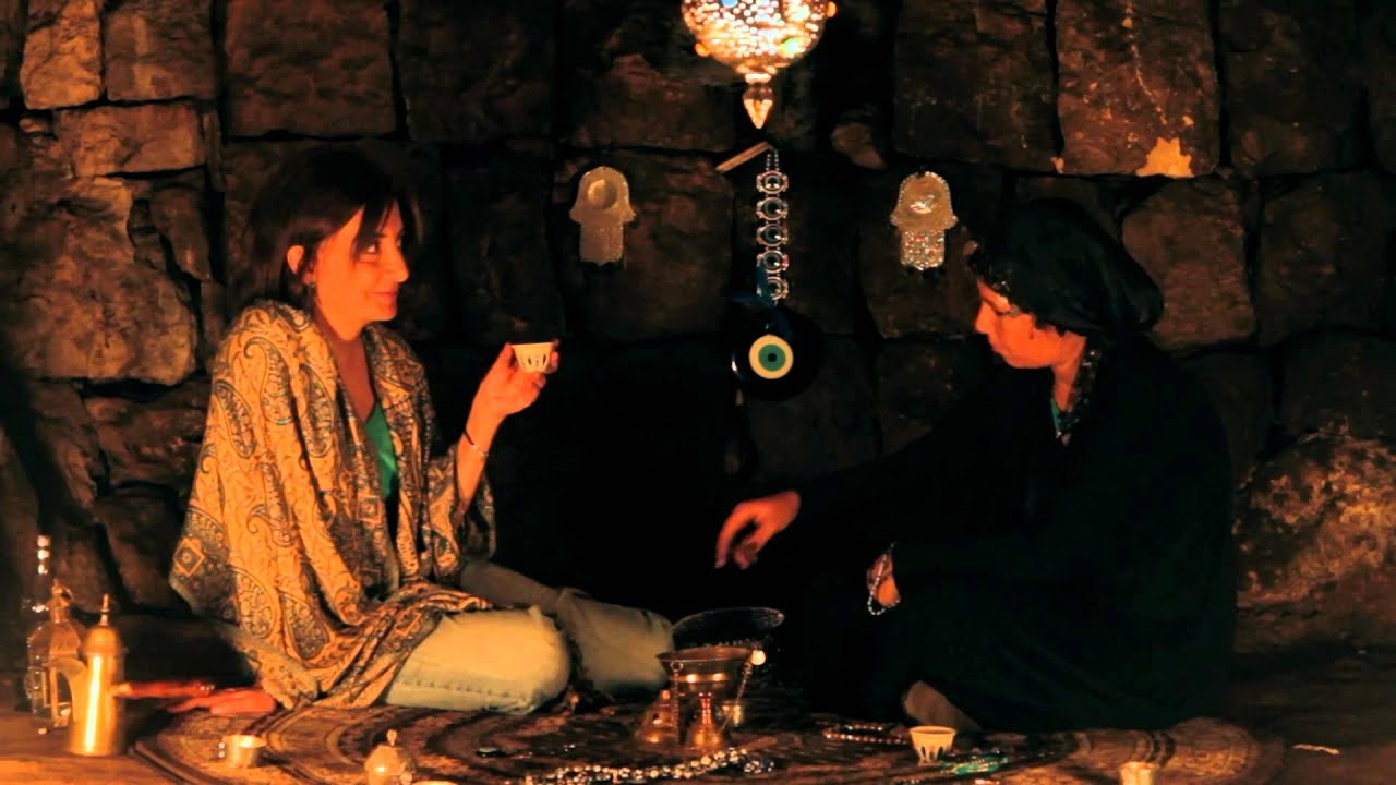 Lebanese coffee with a fortune teller