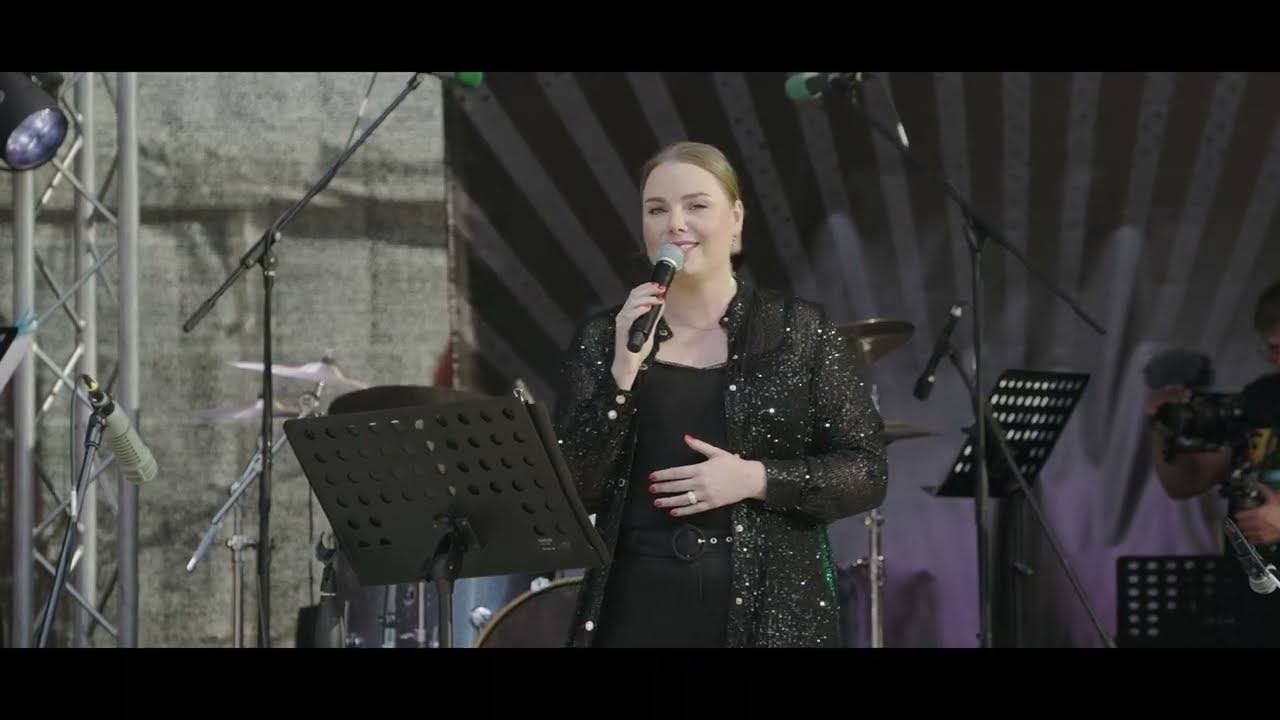 Viktorija Pilatovič – „Question Me“ (Viktorija Pilatovič, Šiaulių bigbendas)
