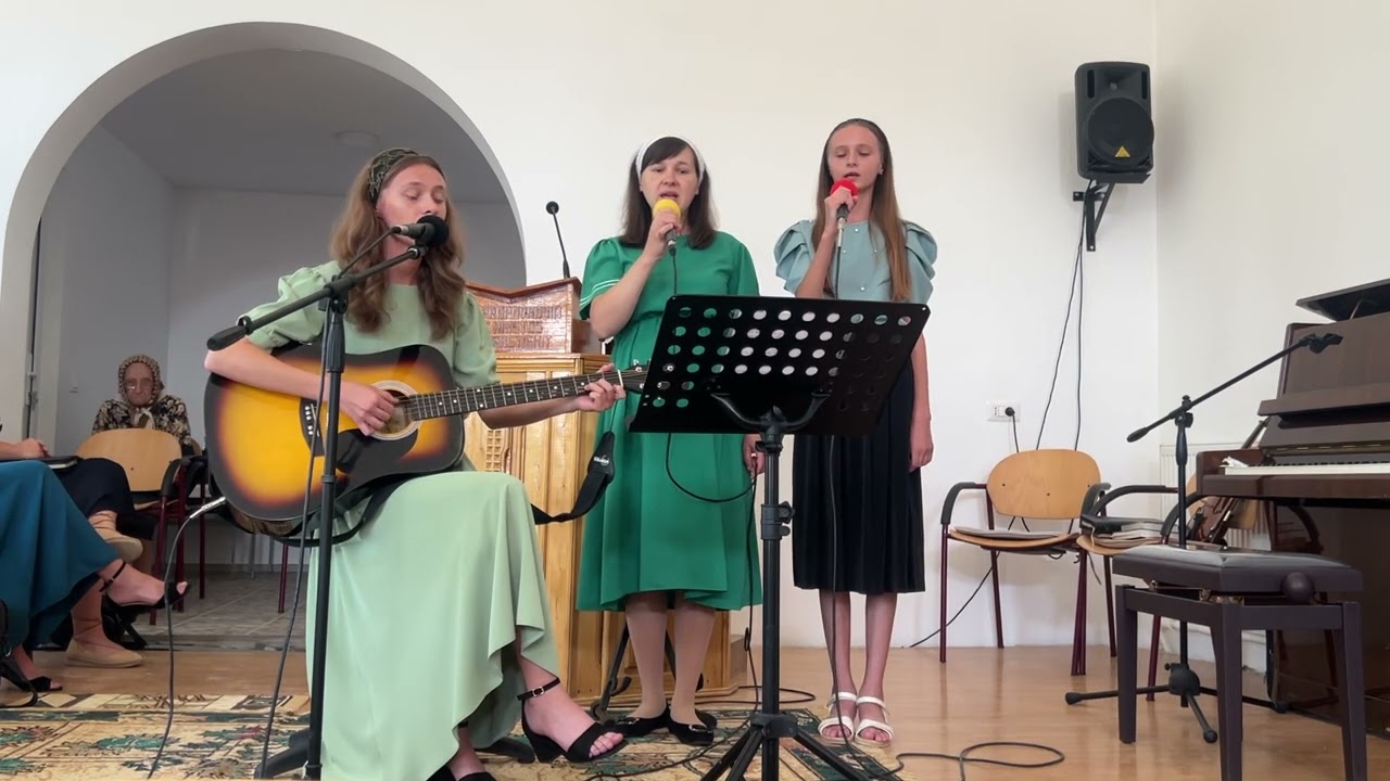 Cu crucea-n spate El mergea…-Yasmina,Ludmila și Beatrice