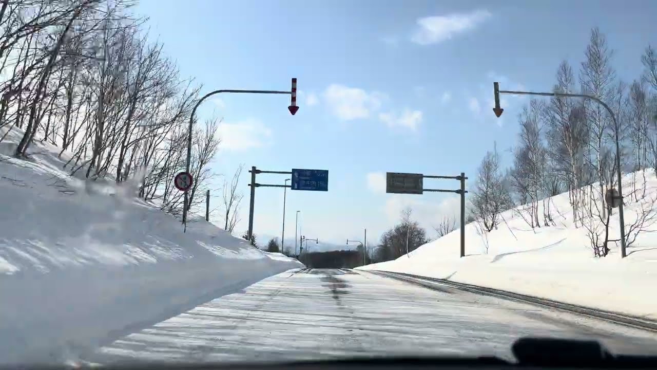 のどかな田舎道｜晴れた日のドライブ