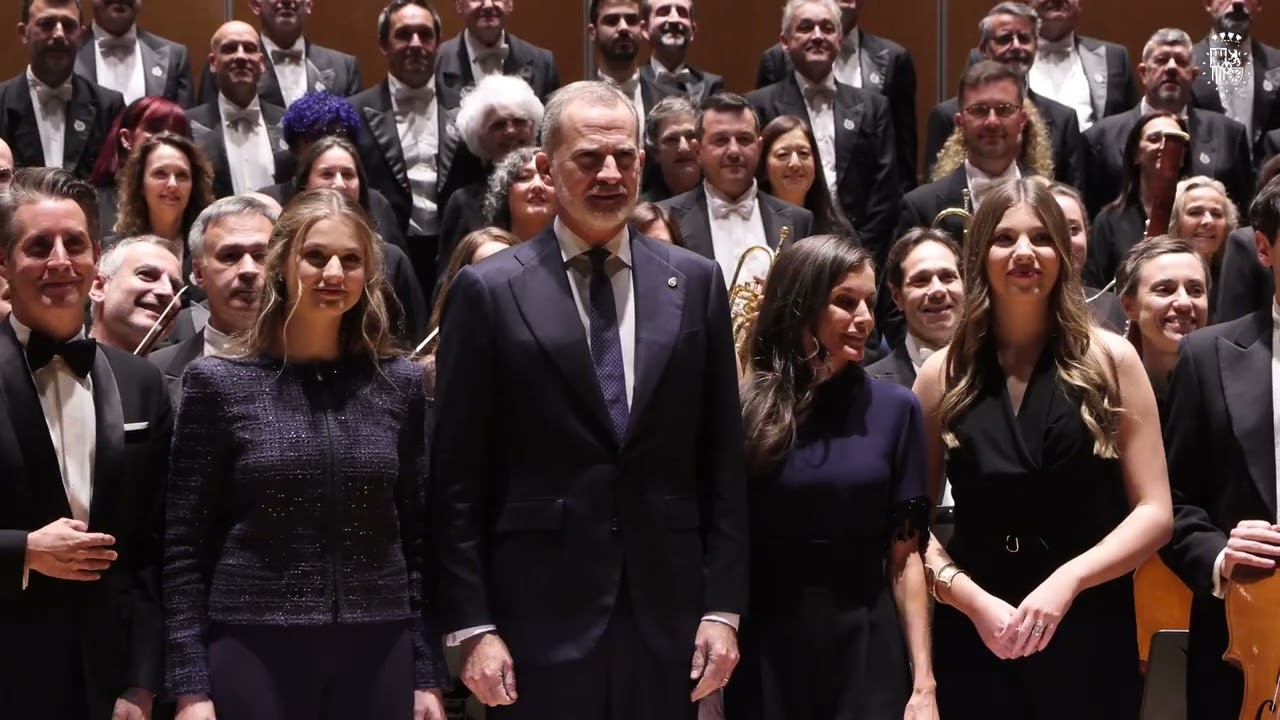 Los Reyes,  la Princesa y la Infanta Doña Sofía, en el XXXIII Concierto Premios Princesa de Asturias