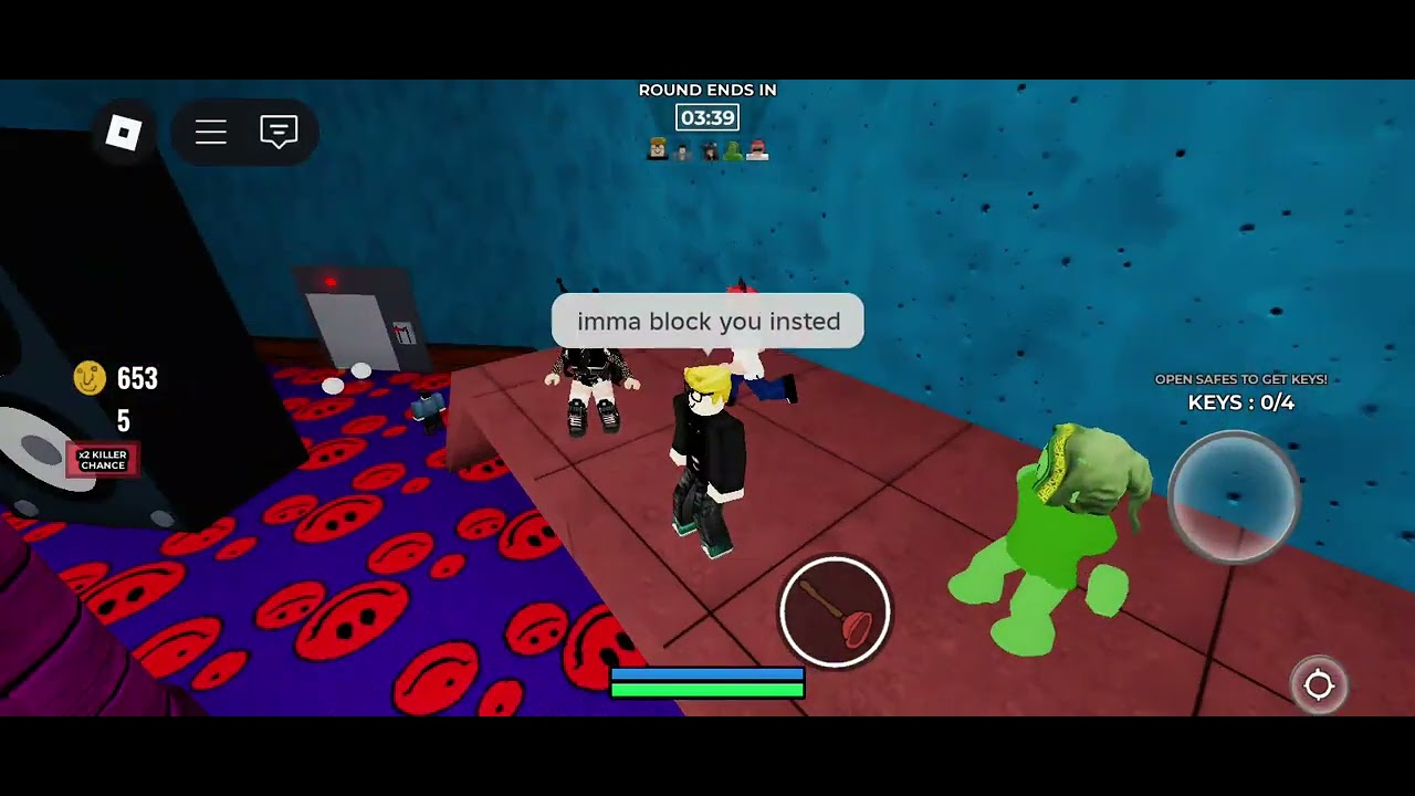 Playing roblox creeps until I join toxic server bc I was good at the game #roblox