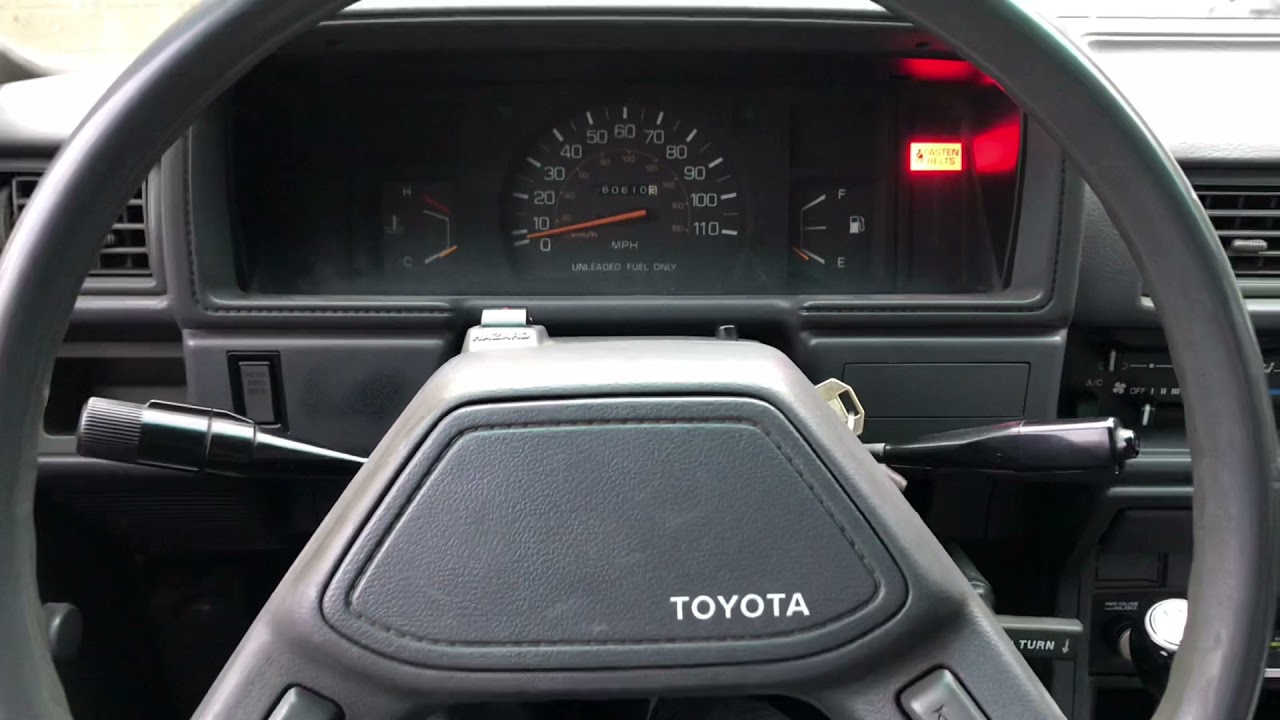 1988 Toyota Pickup 4x4 5 Speed Cold Start & Driving Video