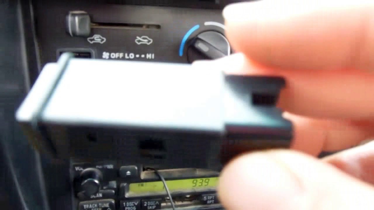 How to replace the AC button in a Toyota 4Runner...