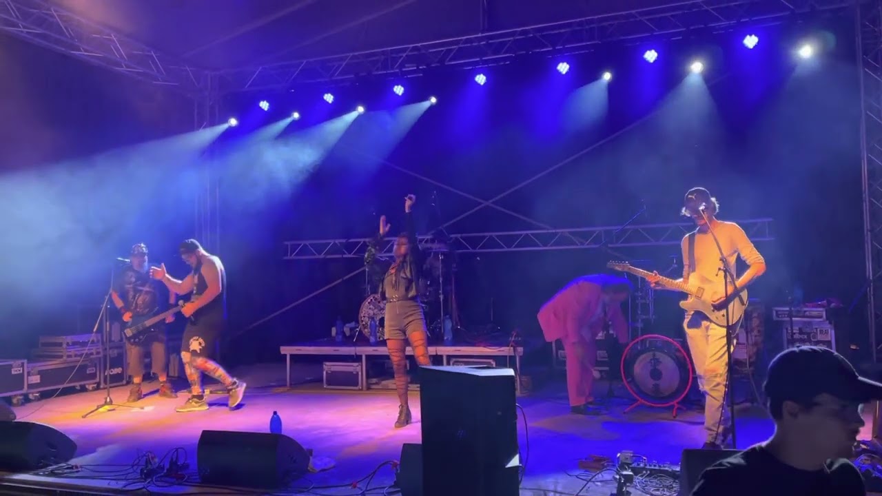 BijouTerrier - Japanese tourbus (live Slavičín - 2.7.2022 - Karpaty FEST)