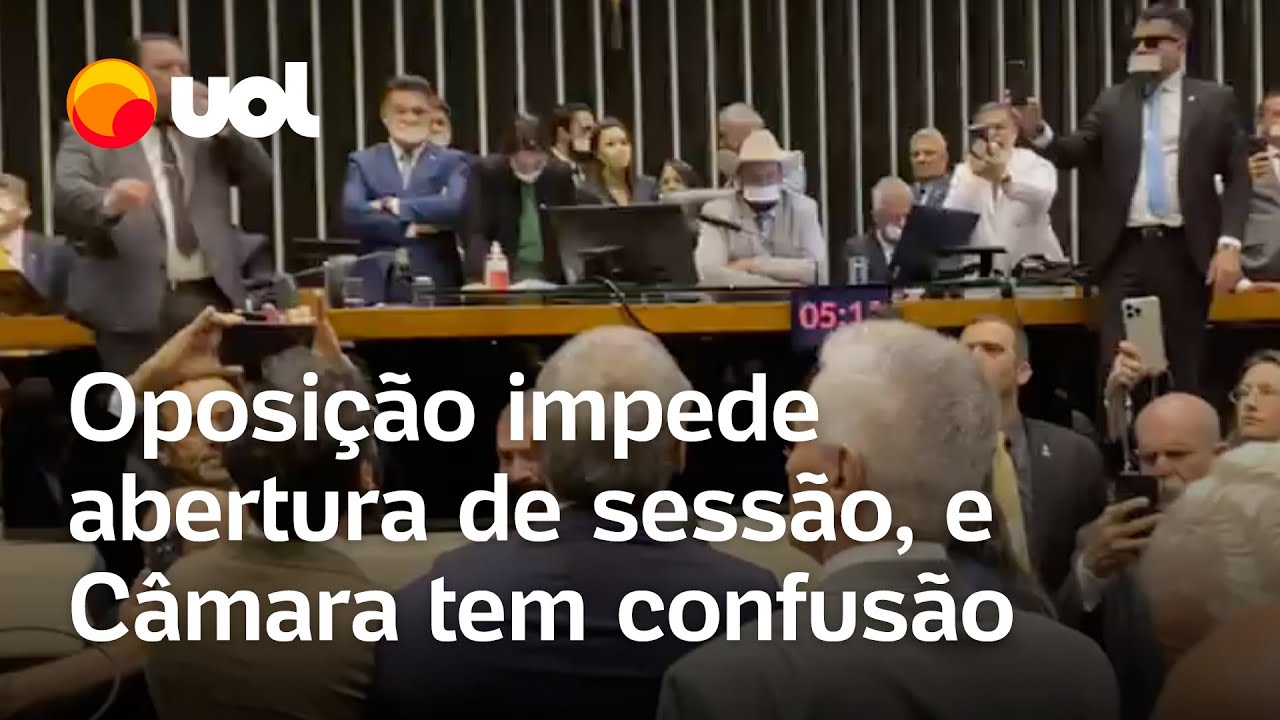 Oposição impede abertura de sessão, e Câmara tem confusão: 'Vai me bater?'