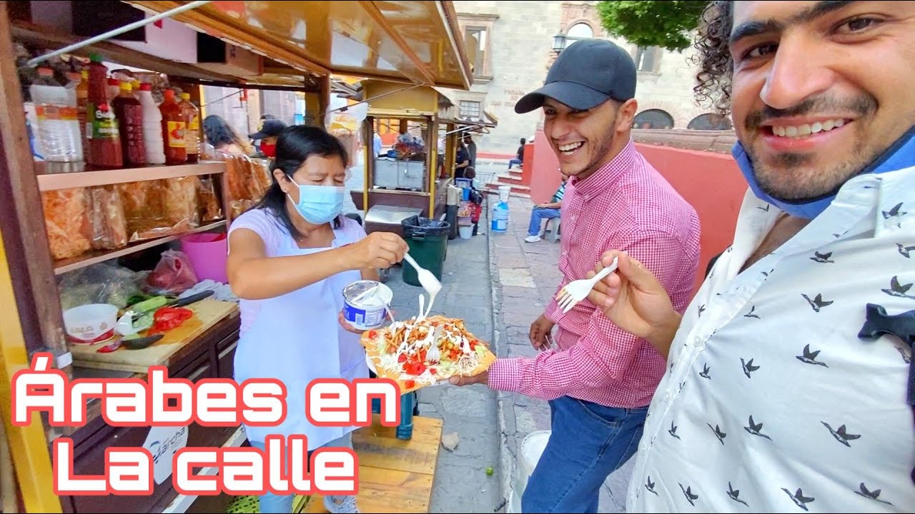 ÁRABES PROBANDO COMIDA CALLEJERA MEXICANA