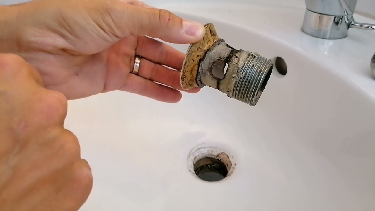 Odore nell bagno?Così si risolve il problema.Pulizia sifone e piletta