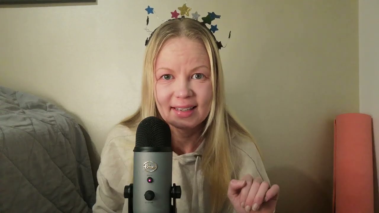 Asmr Suomi - Joululahjojen esittely, kuiskaten