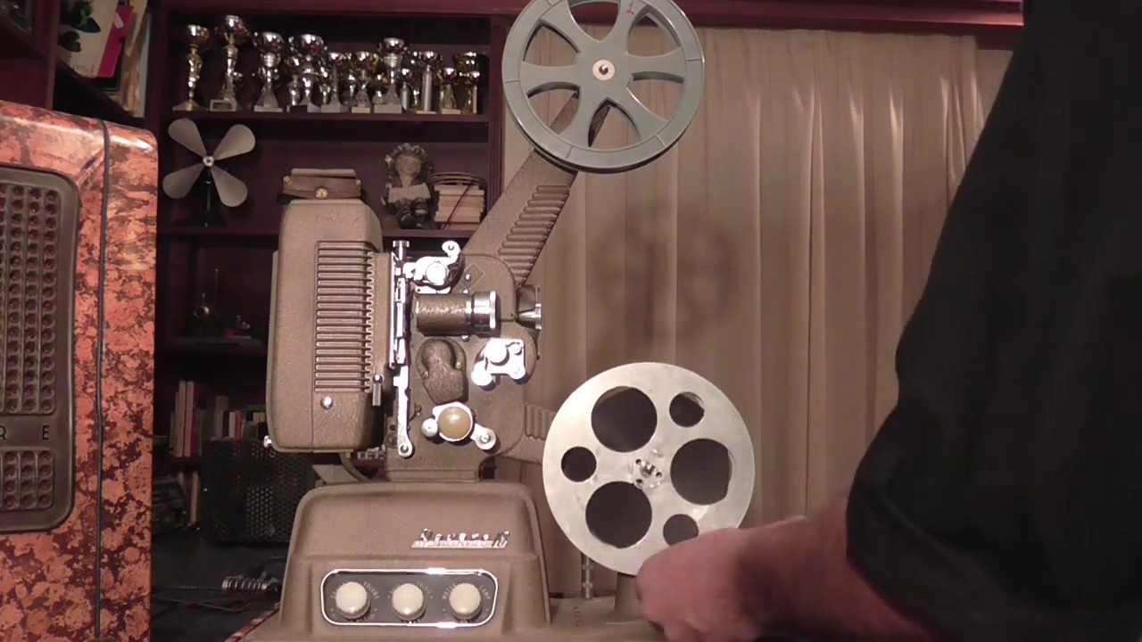 Revere 16 - 16mm sound projector (1948)
