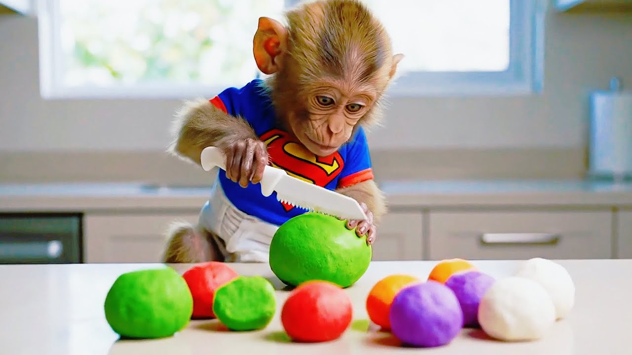 Monkey Lindo Turns Garden Food into Colorful Bean-Filled Rice Balls 🌈🍡🐒