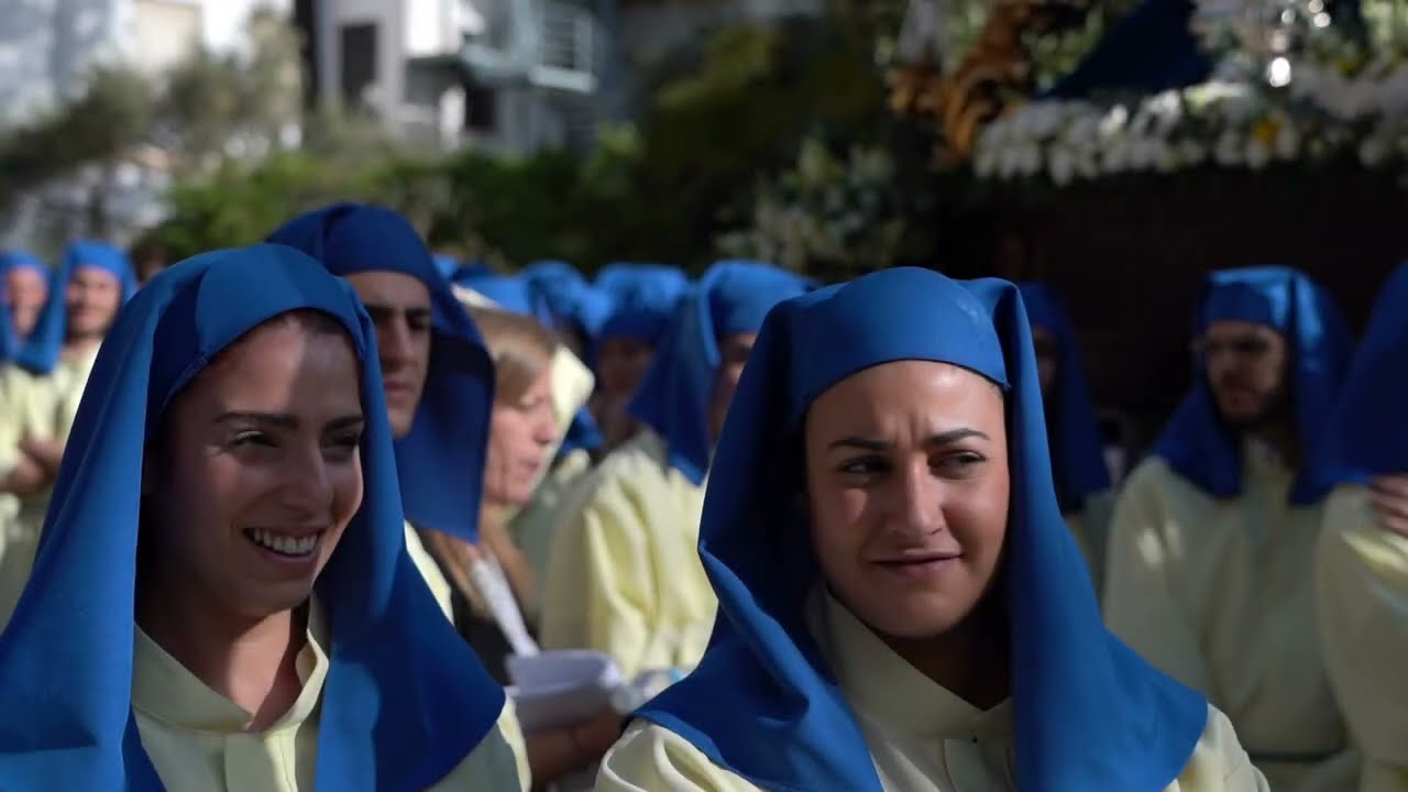 Nuestra Purísima Madre del Buen Camino, Gamarra. Salida del trono del colegio Gamarra