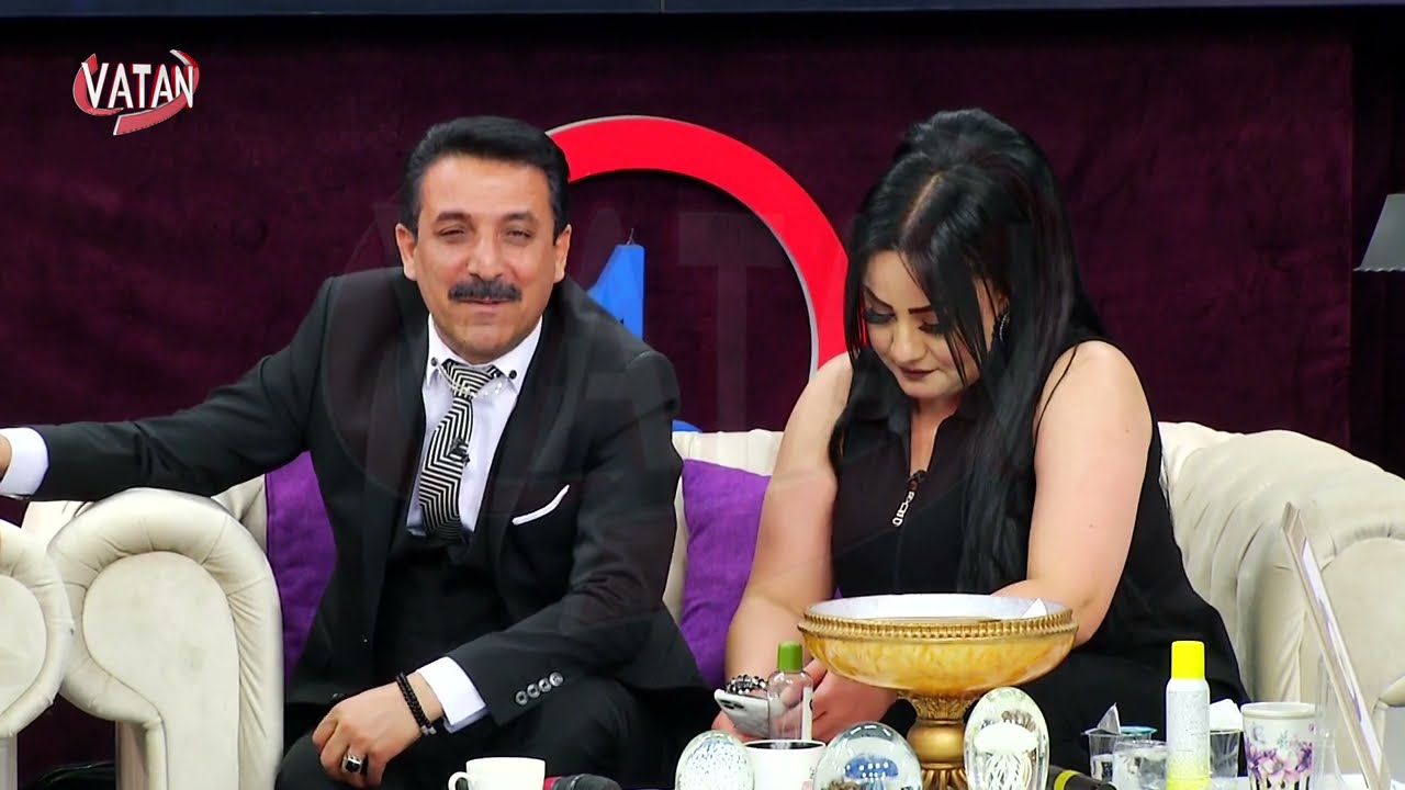 Latif Doğan Bir Bayram Sabahı - Eşarbını Yan Bağlama - Hele Nolur  ( Hergün 1 Doz Latif Doğan Şart )