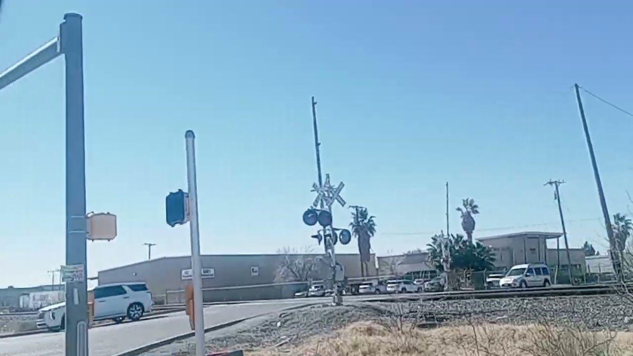 BNSF Loads a Freight Train
